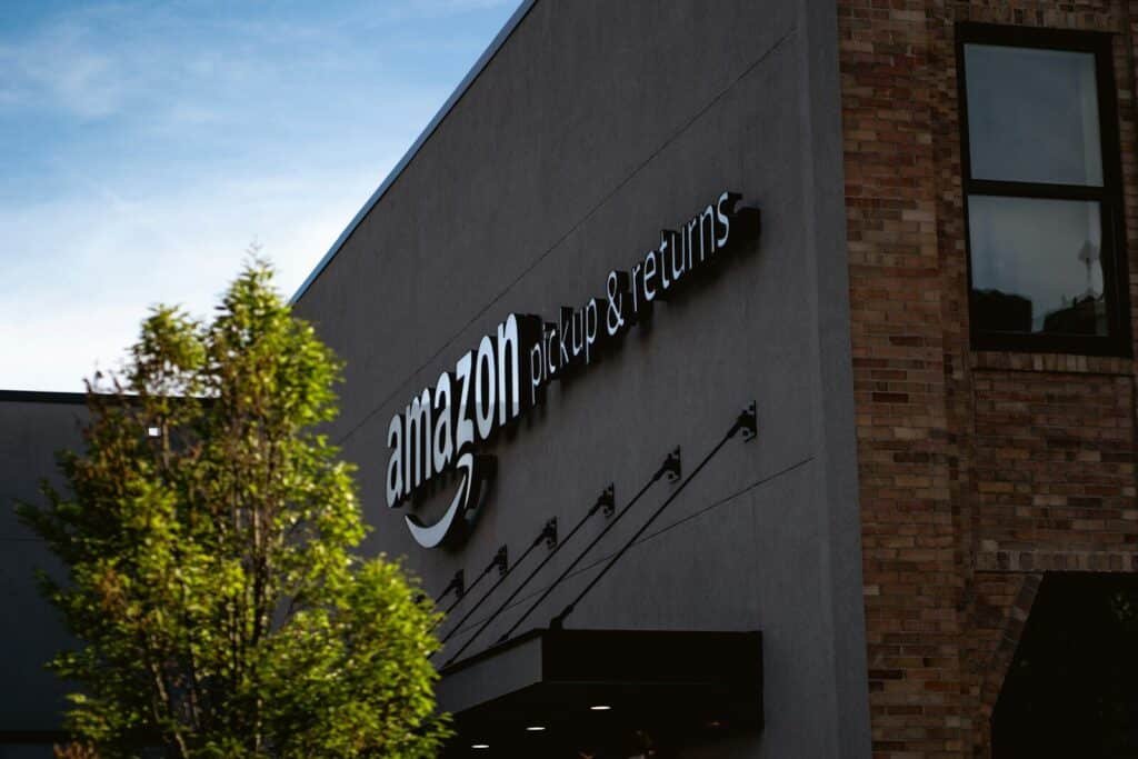 Amazon pickup & returns building. Bezos Blueprint